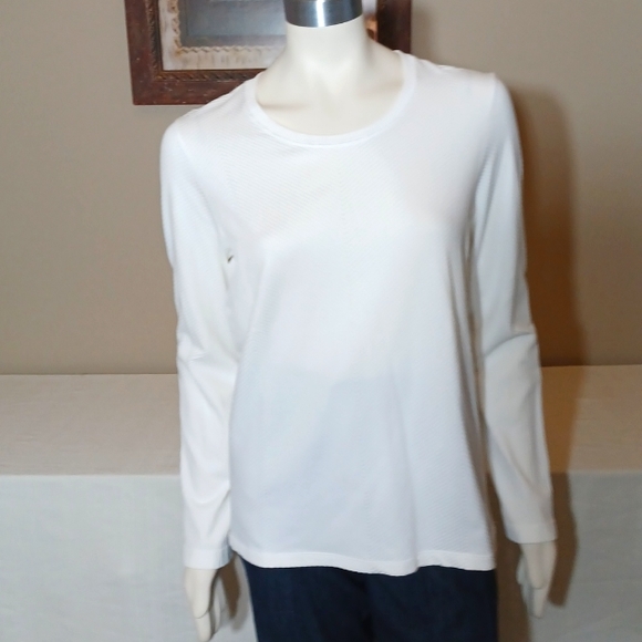 Weekends by Chico's Sz 1 (M) Textured Long Sleeve Tee - Picture 1 of 8